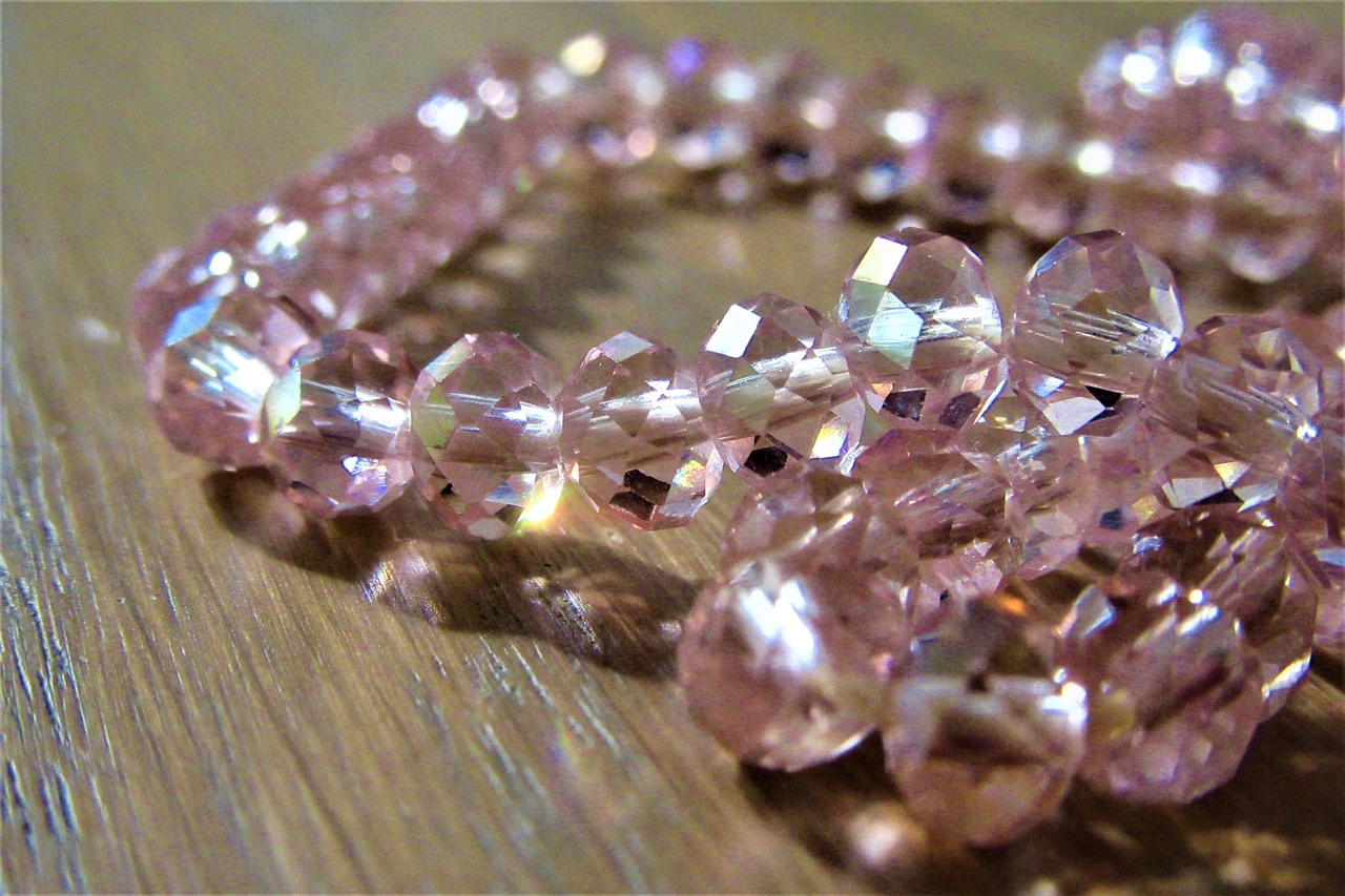 shine, necklace, pink-4541230.jpg